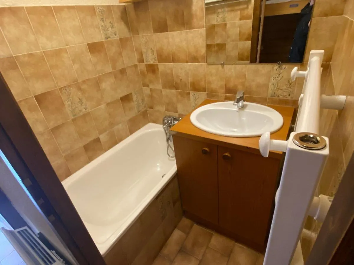 Chaleureux Studio Avec Balcon Sud/Ouest A 500M Du Centre, Parking Et A Deux Pas Des Remontees! - Fr-1-693-54 Chatel 0*,  France